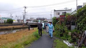 巴波川沿いを歩きながら作業を確認