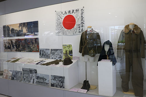 軍服など現物資料の展示