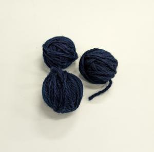 藍染した毛糸