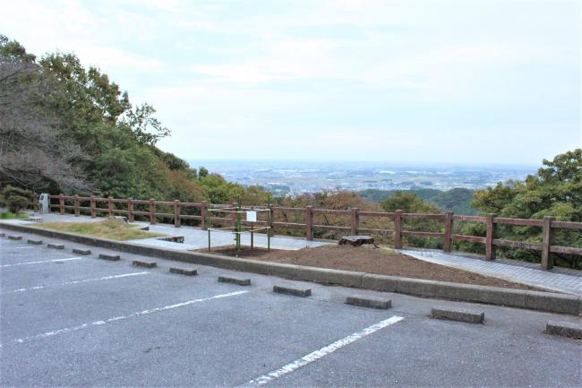 植樹した駐車場の画像