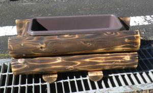 間伐材を使用したプランター完成写真