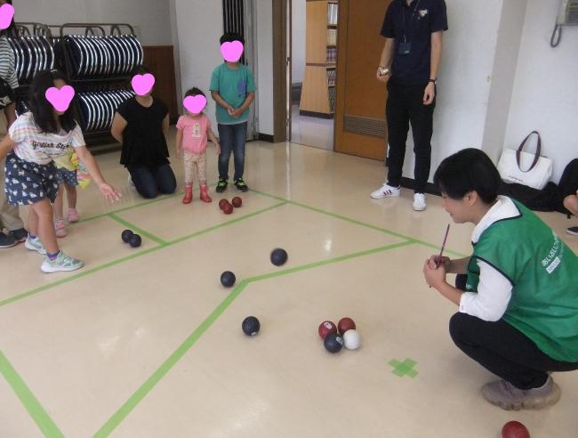 ボッチャをしている様子