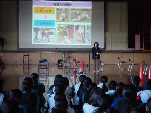 盲導犬体験学習の様子1