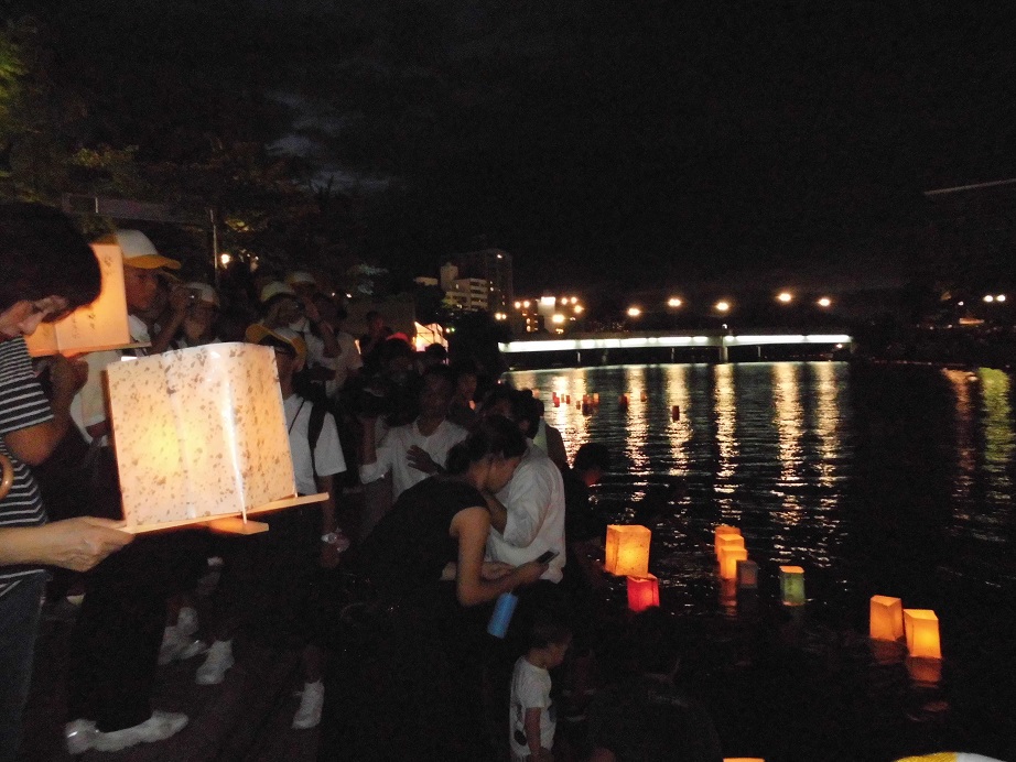 平成29年灯ろう流しの画像