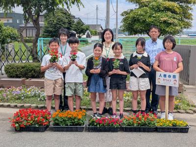 西方小学校