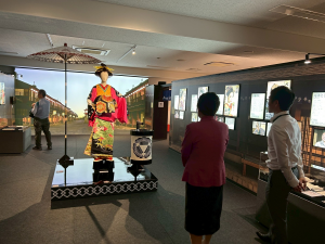 大河ドラマの花魁の衣装の展示前で