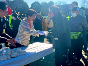 毎年恒例のお米の配布