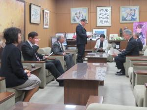 提言書手交式写真