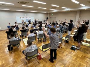 からだを使って歌いました。