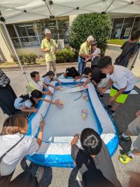 水のなかもすいすい走るぞ