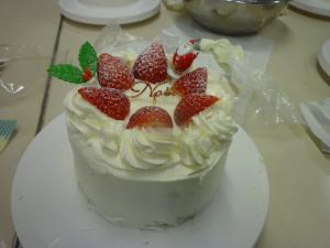 手作りケーキに挑戦の様子