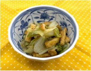 レタスと油揚げの炒め物