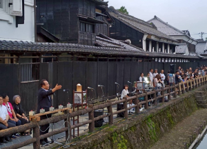 巴波川沿いで灯篭の点灯