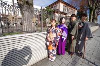 栃木高校校門横（記念図書館が背景）の写真