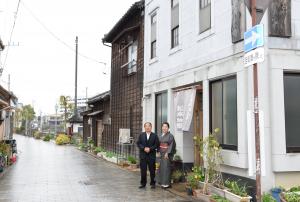 松本床屋店前の写真