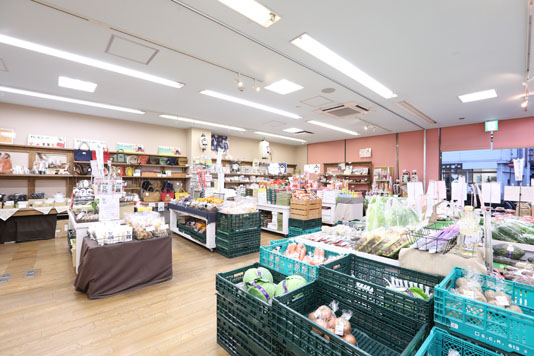 コエド市場の野菜直売コーナー