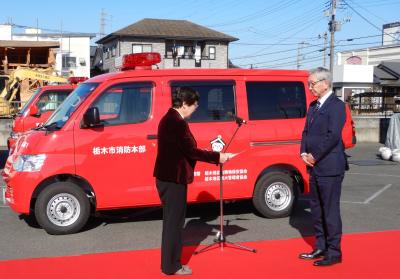 大川市長から危険物保安協会長に感謝状が贈呈される写真